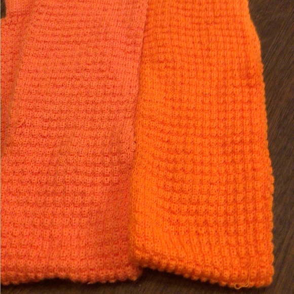 American Apparel Bright Orange Knit Leg Warmers - Picture 2 of 3